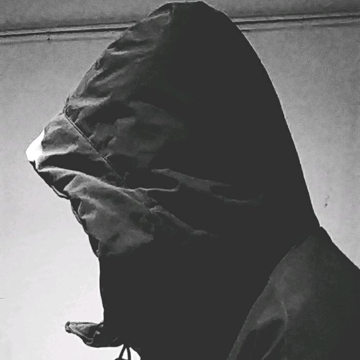 默～默