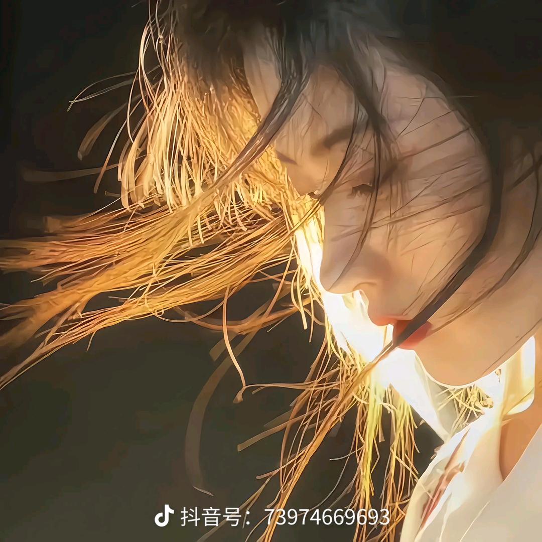 默默追剧