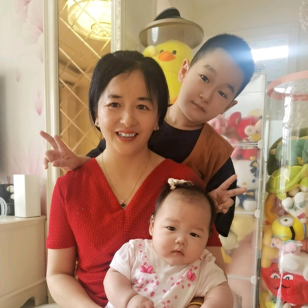 60后阿姨爱唱黄梅戏