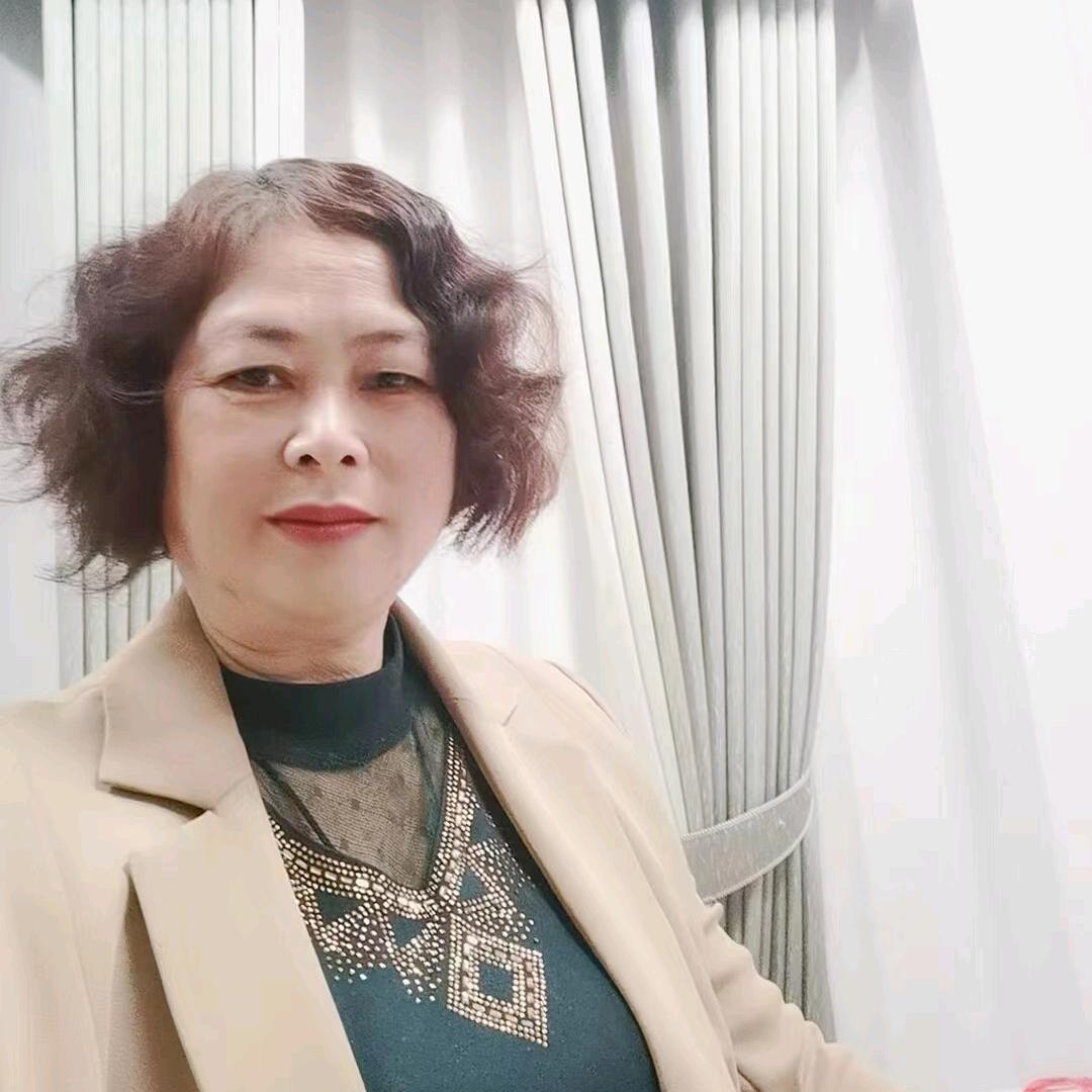 蔡姐：柳州鸿源窗帘沙发套