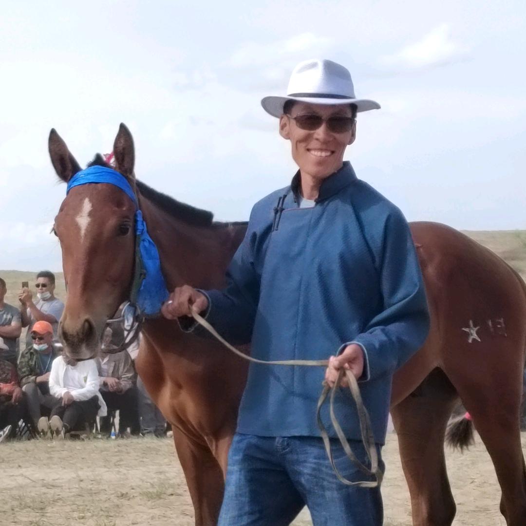 金平，锡林郭勒盟正襄白旗收牛向导