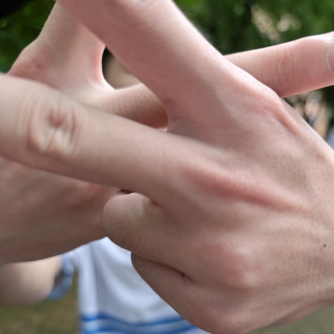 天际俯冲也触摸不到你的天空