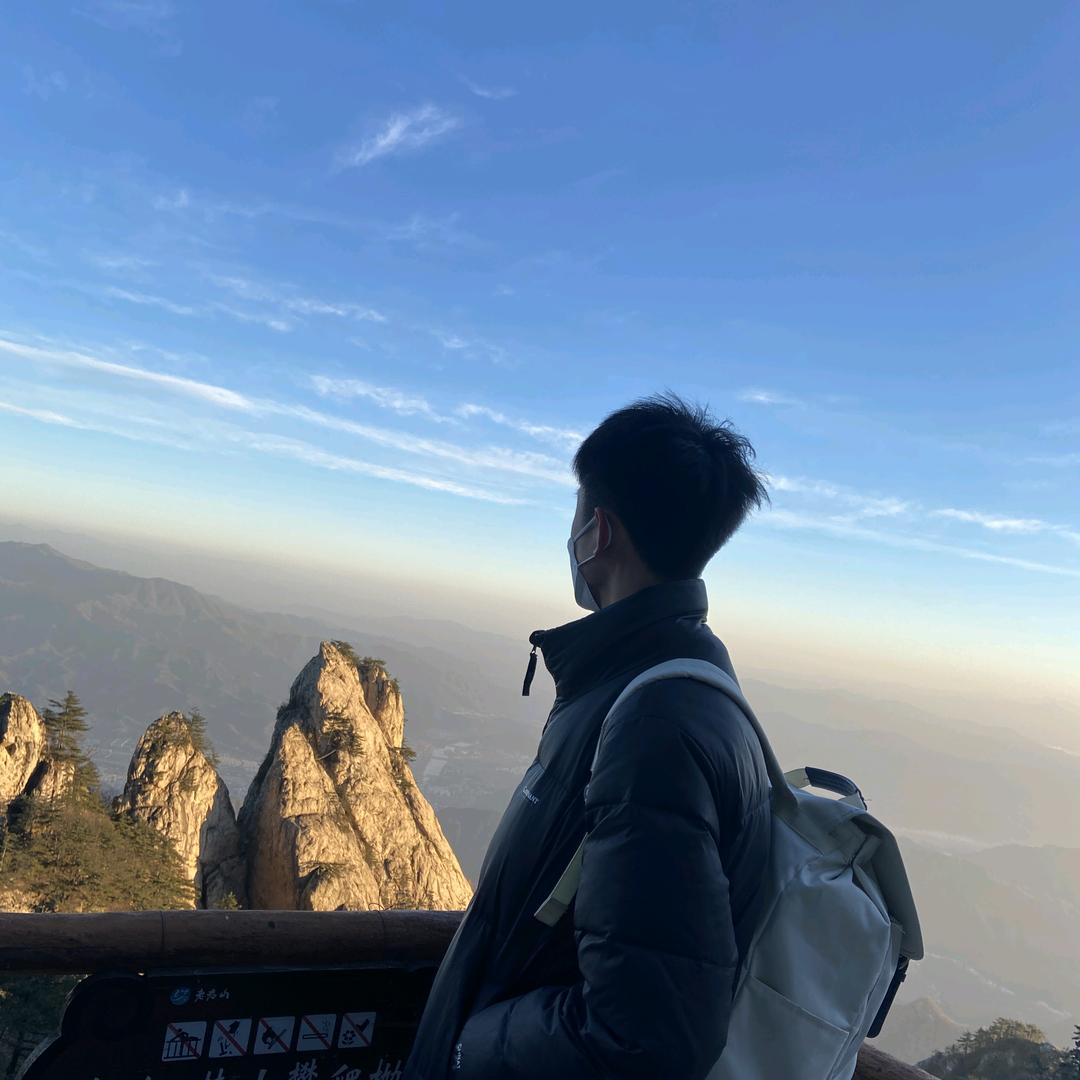 各自说说笑笑🚶‍♂️