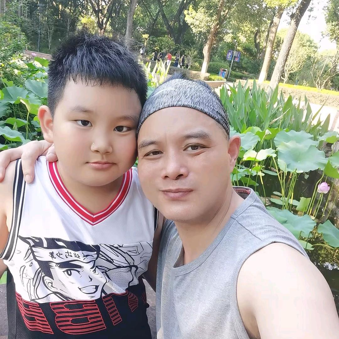 @🐯山中之王《爱听歌🎶》