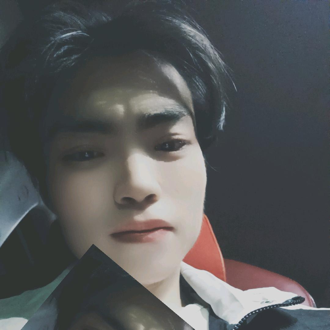 @张小春