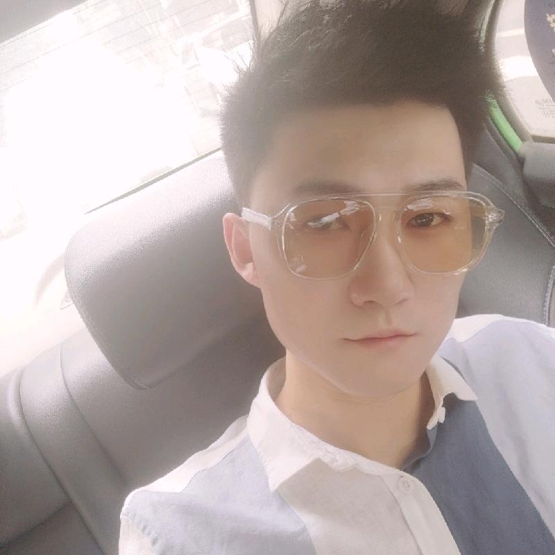 李先生。