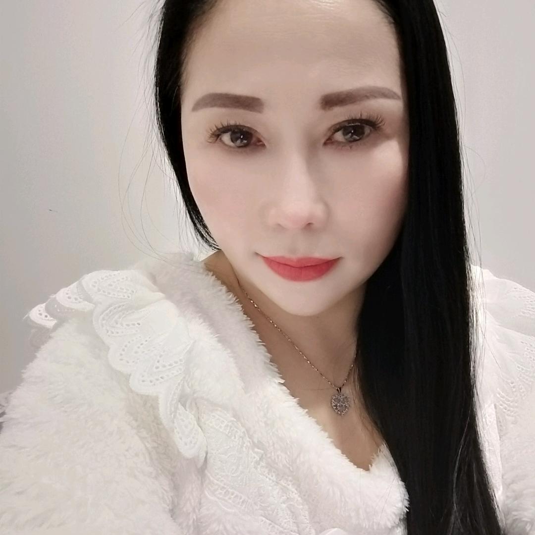 晴梅依依