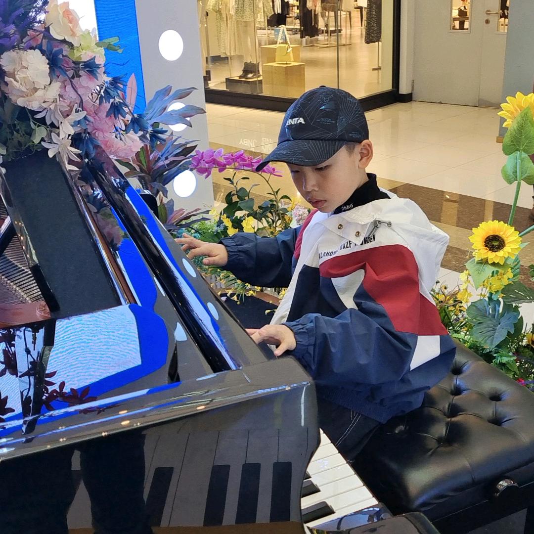 风吹柳花开