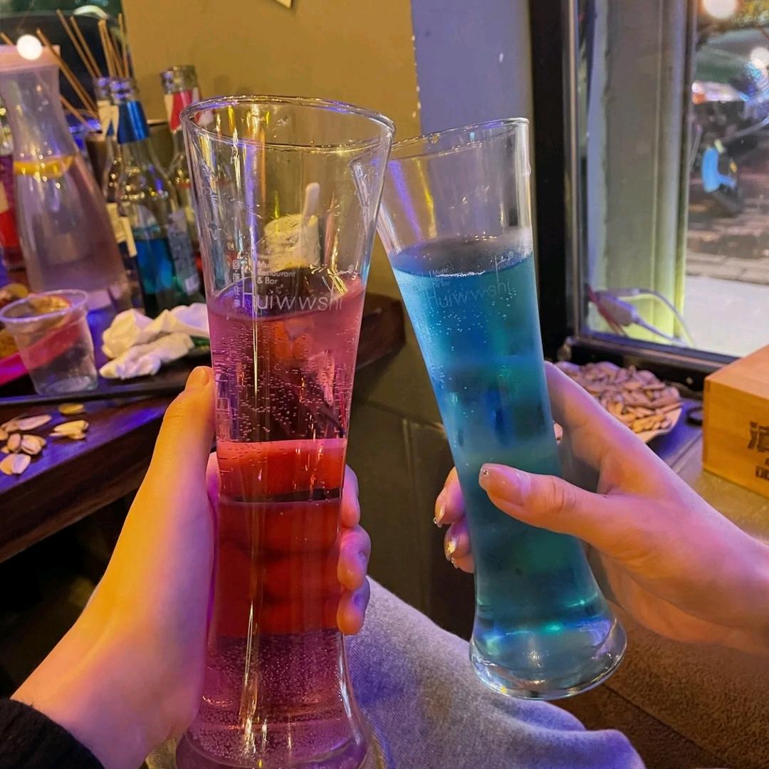 吃饭坐小朋友那一桌