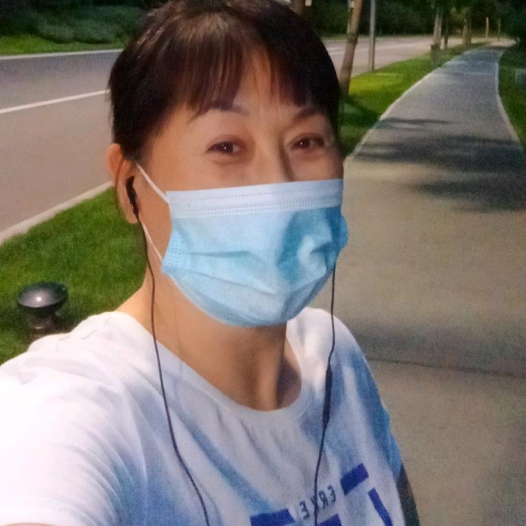 来，给姐笑一个