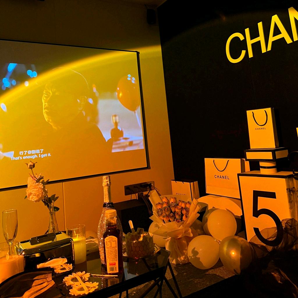 无人自助•爱情海主题影院