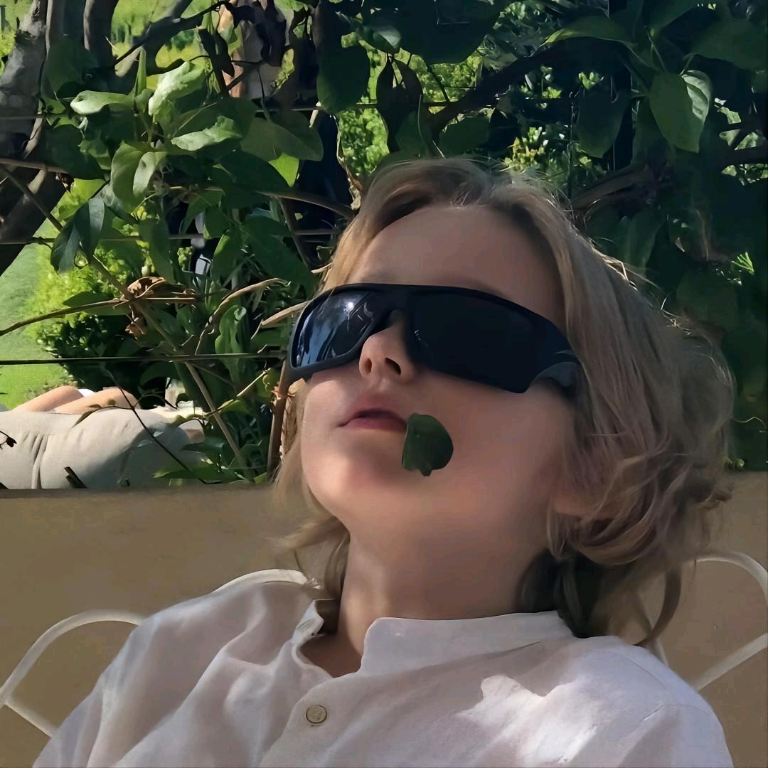 一只溺水的咸鱼