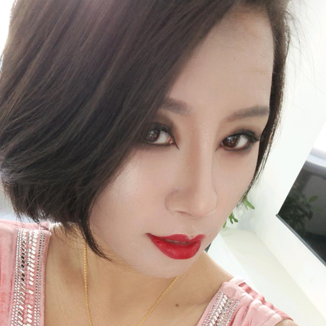 依依👄