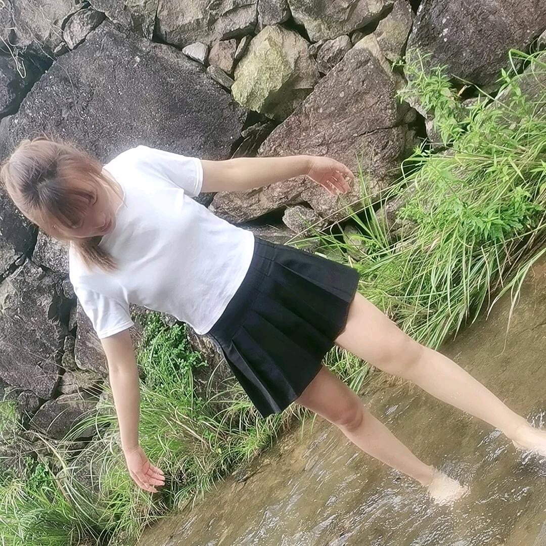 桃哥家婆娘（带女儿）