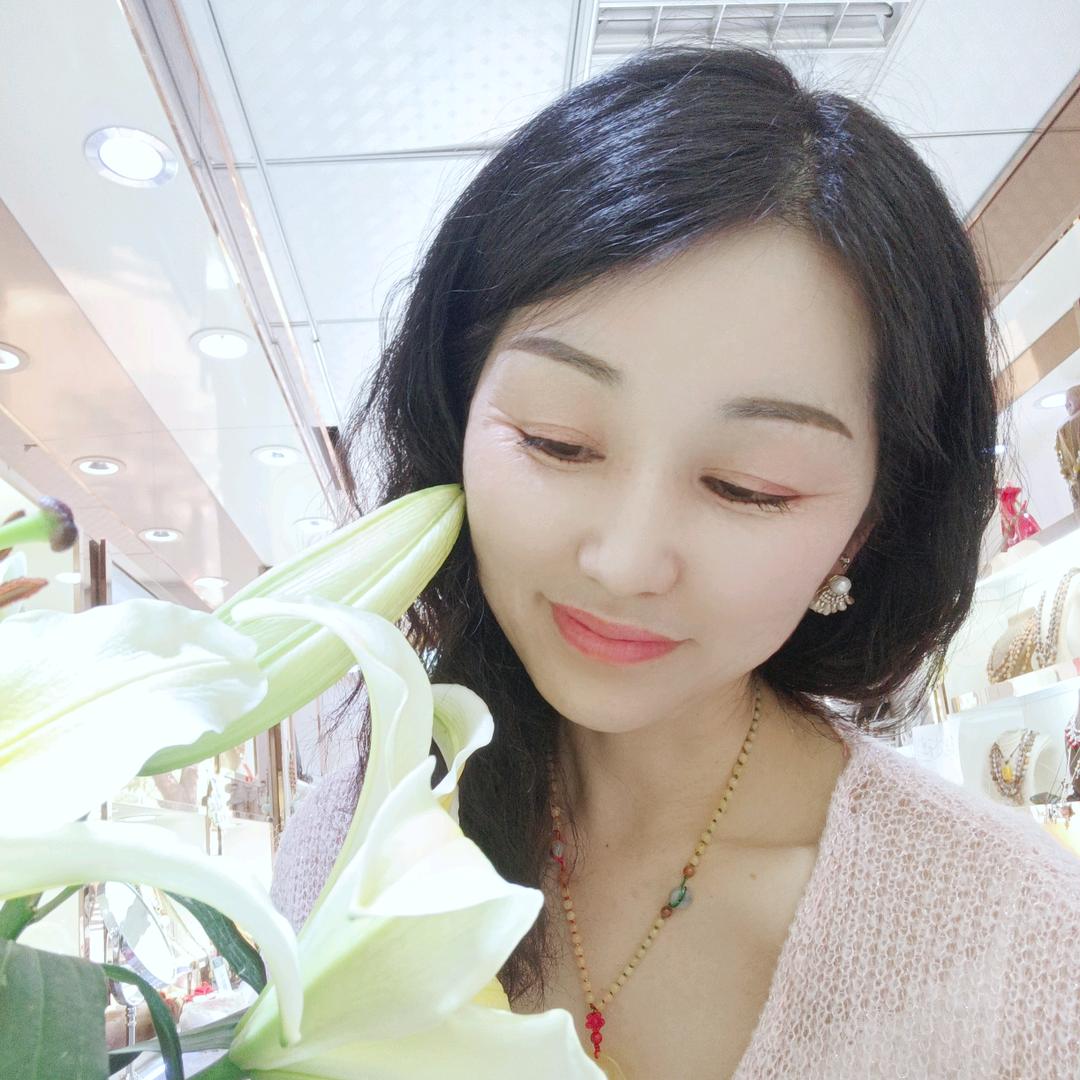 天使（新疆玉）