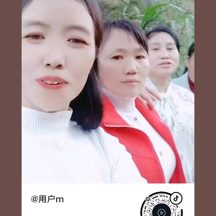 我一个女人挣钱养家的我。周关艳