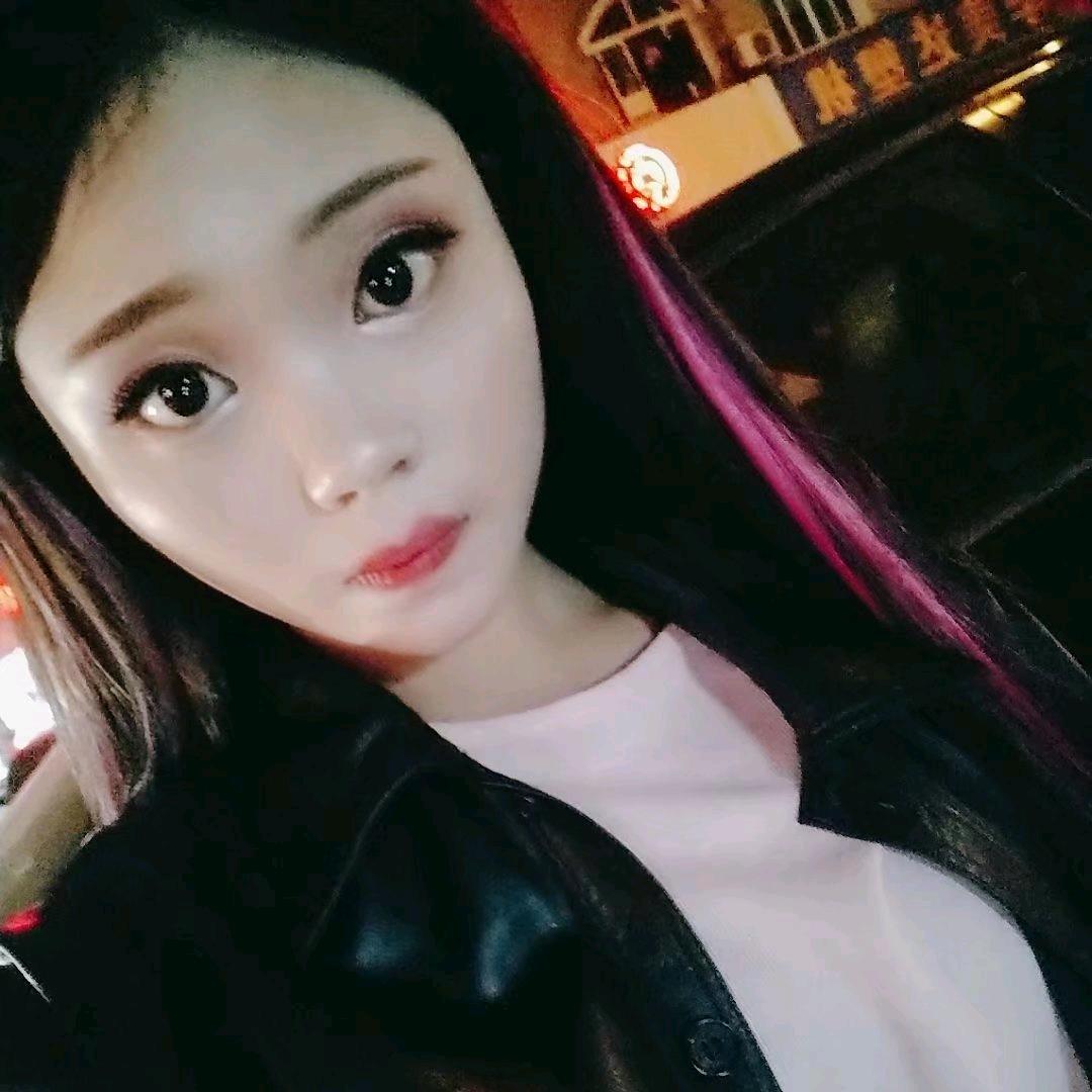 (இ微笑中❣️含着泪💕