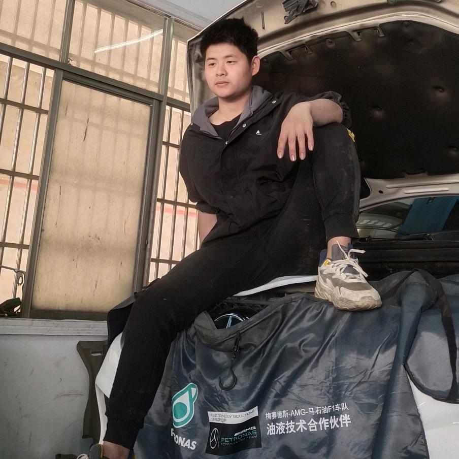 上栗火火在修车