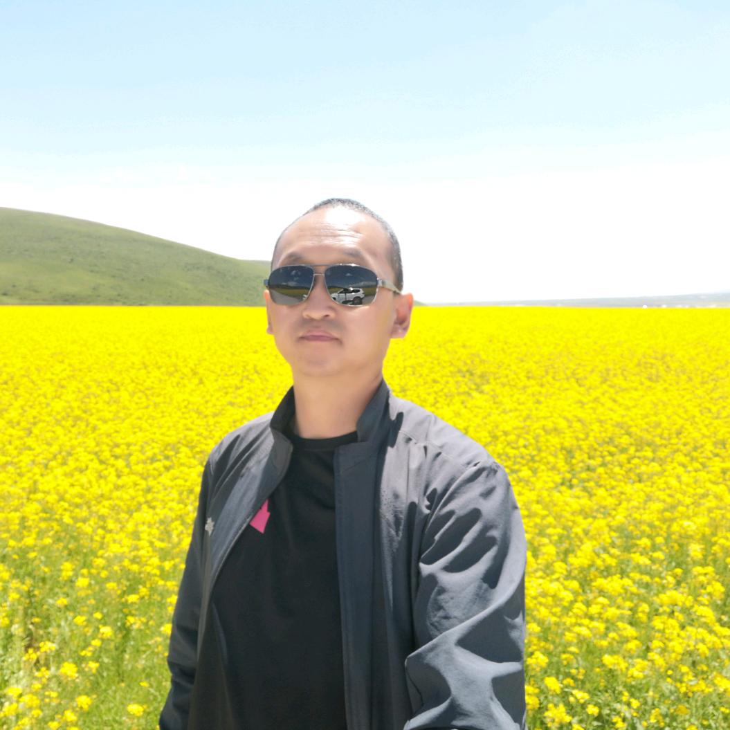 青青草原西部旅游车队