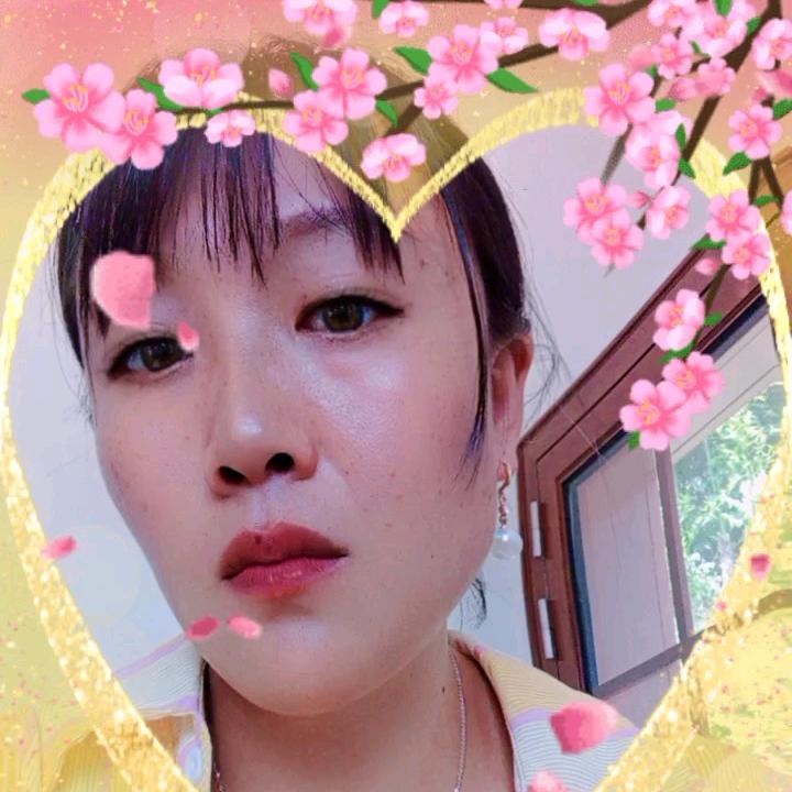 邱筠