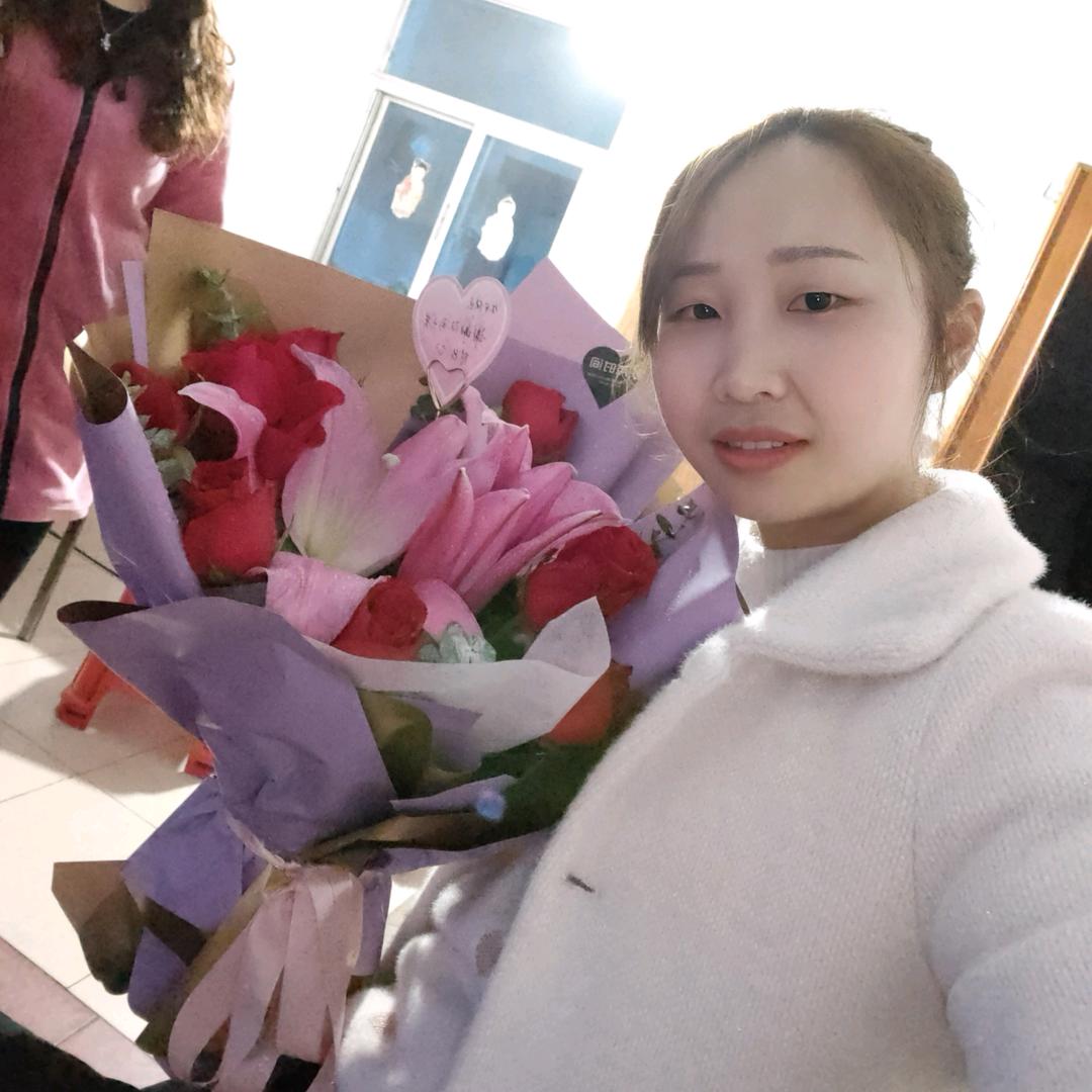 ξ( ✿＞◡❛)微微一笑o( ❛ᴗ❛ )