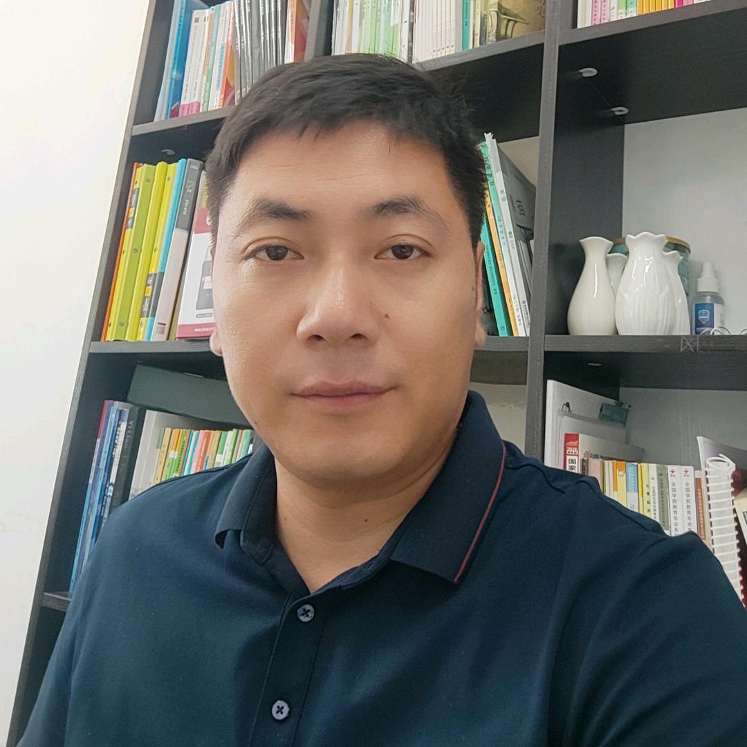 郑州时代科技学院车主任