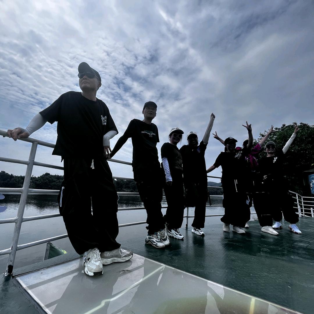 （酱油哥）爱跳舞