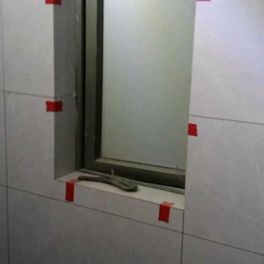 专业做家装硬装泥瓦工师傅铺地板砖