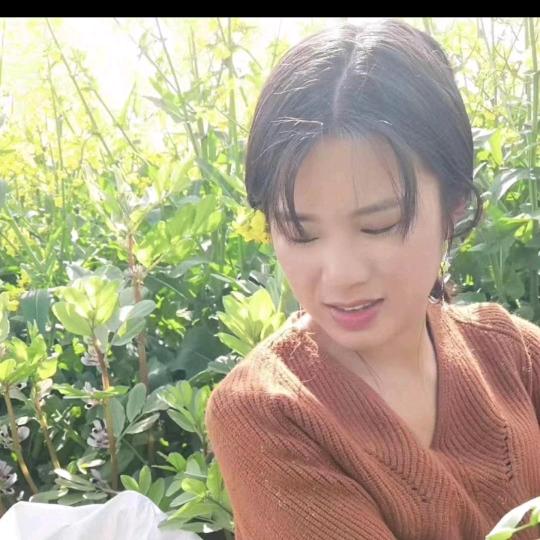 邻家雅儿（个人单曲：笑着说分手）@抖音