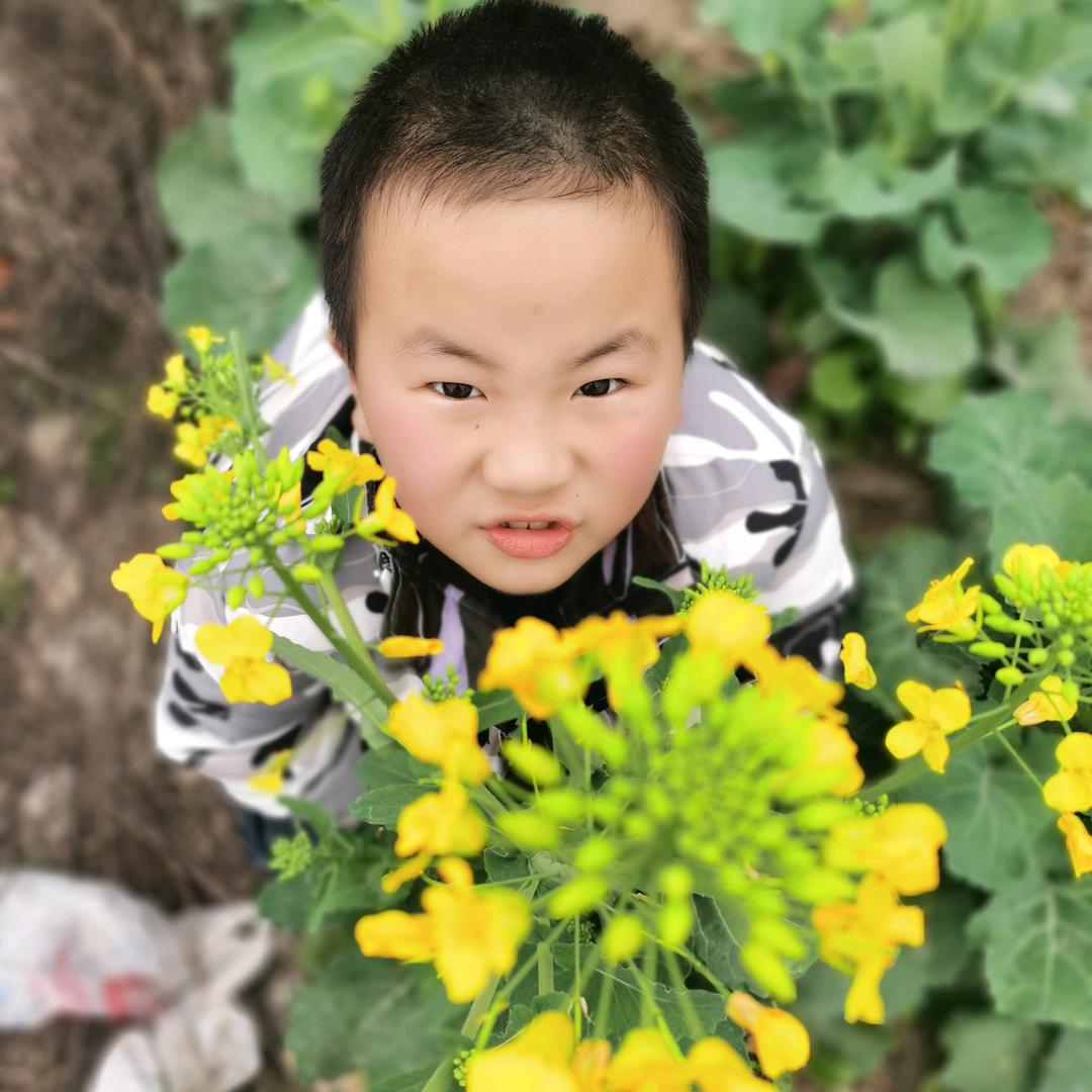 刘妹的带娃摆摊日常