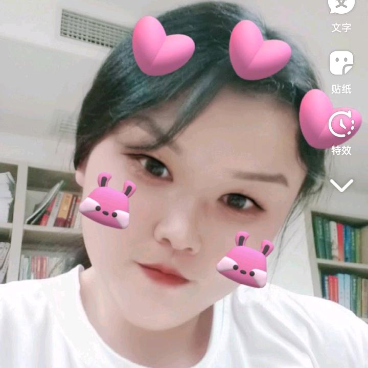 莉莉