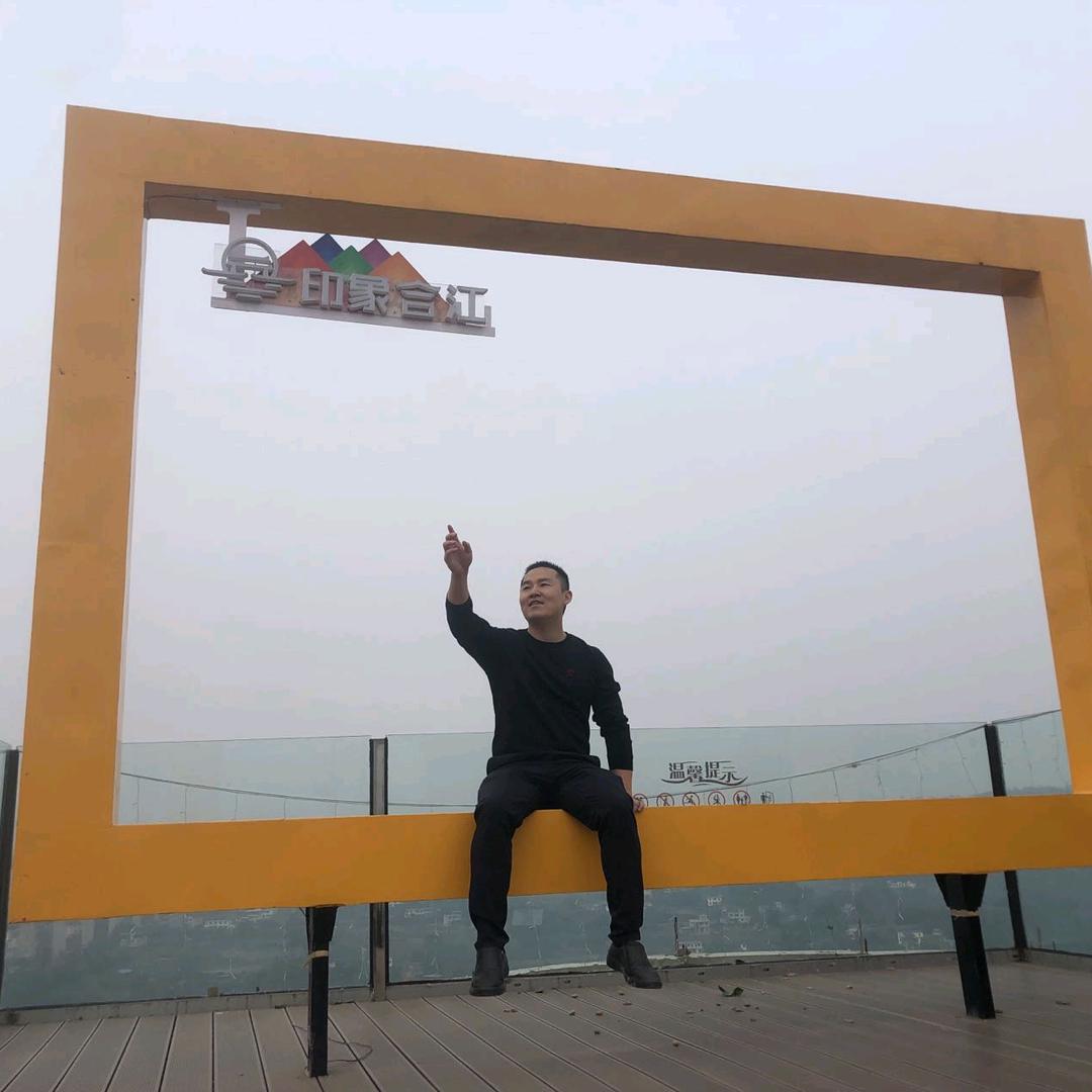河边散步