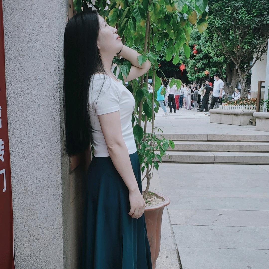 英子