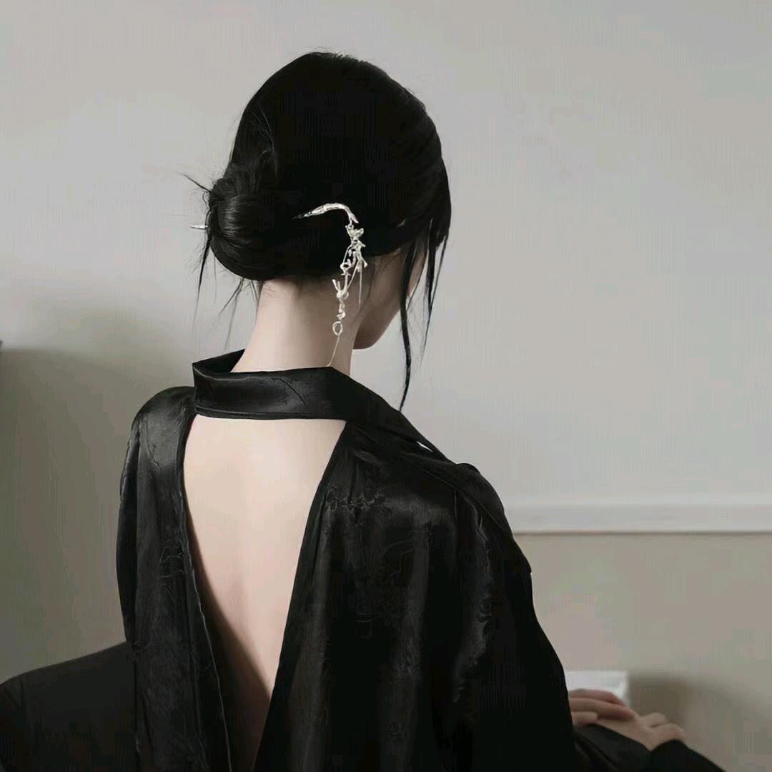 譿