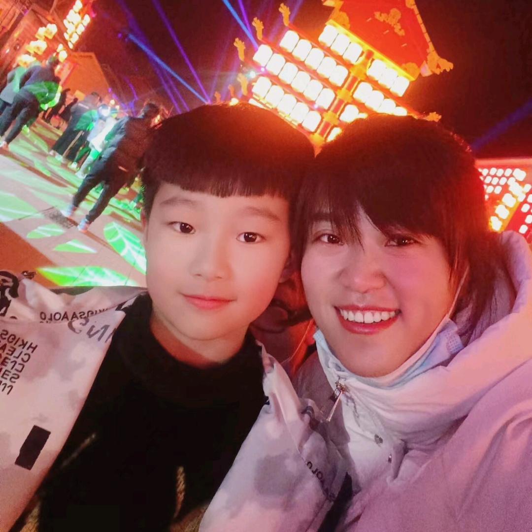 挠人的猫🐱喵～