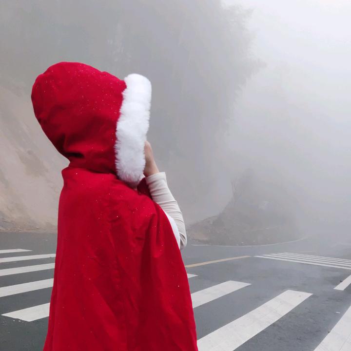 董闫一一