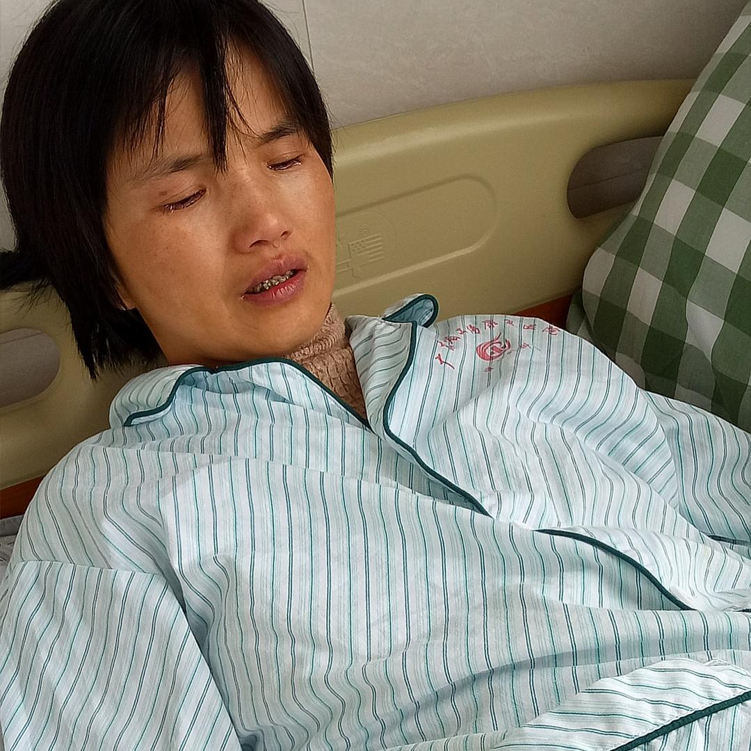 广东丘燕玲被迫四楼摔残事件儿子