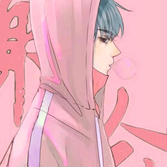 西楼涂指甲油的谢俞斯朵夫