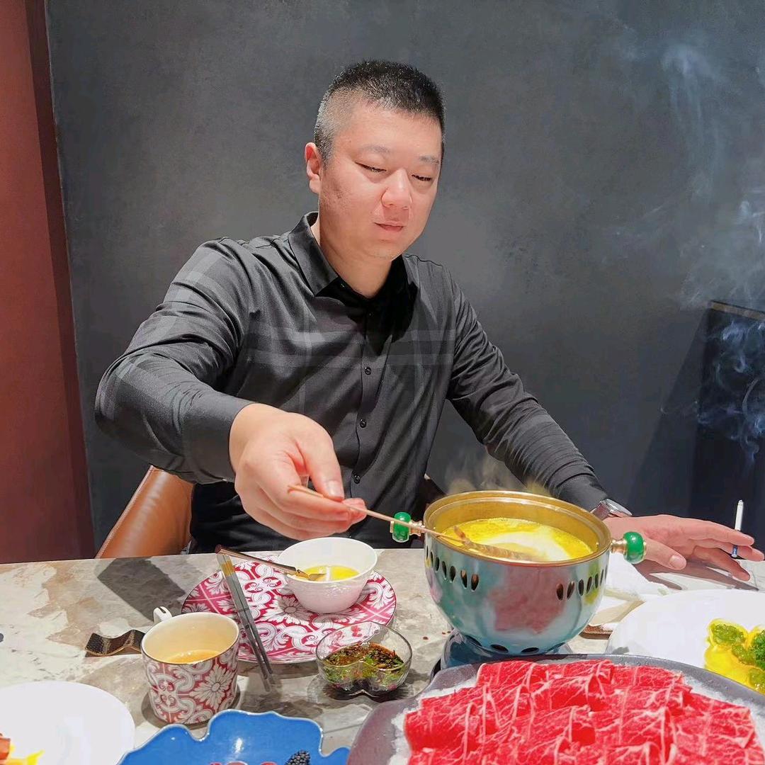 古城显眼包