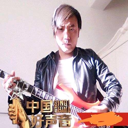 小楼一夜听春雨（吉他手）