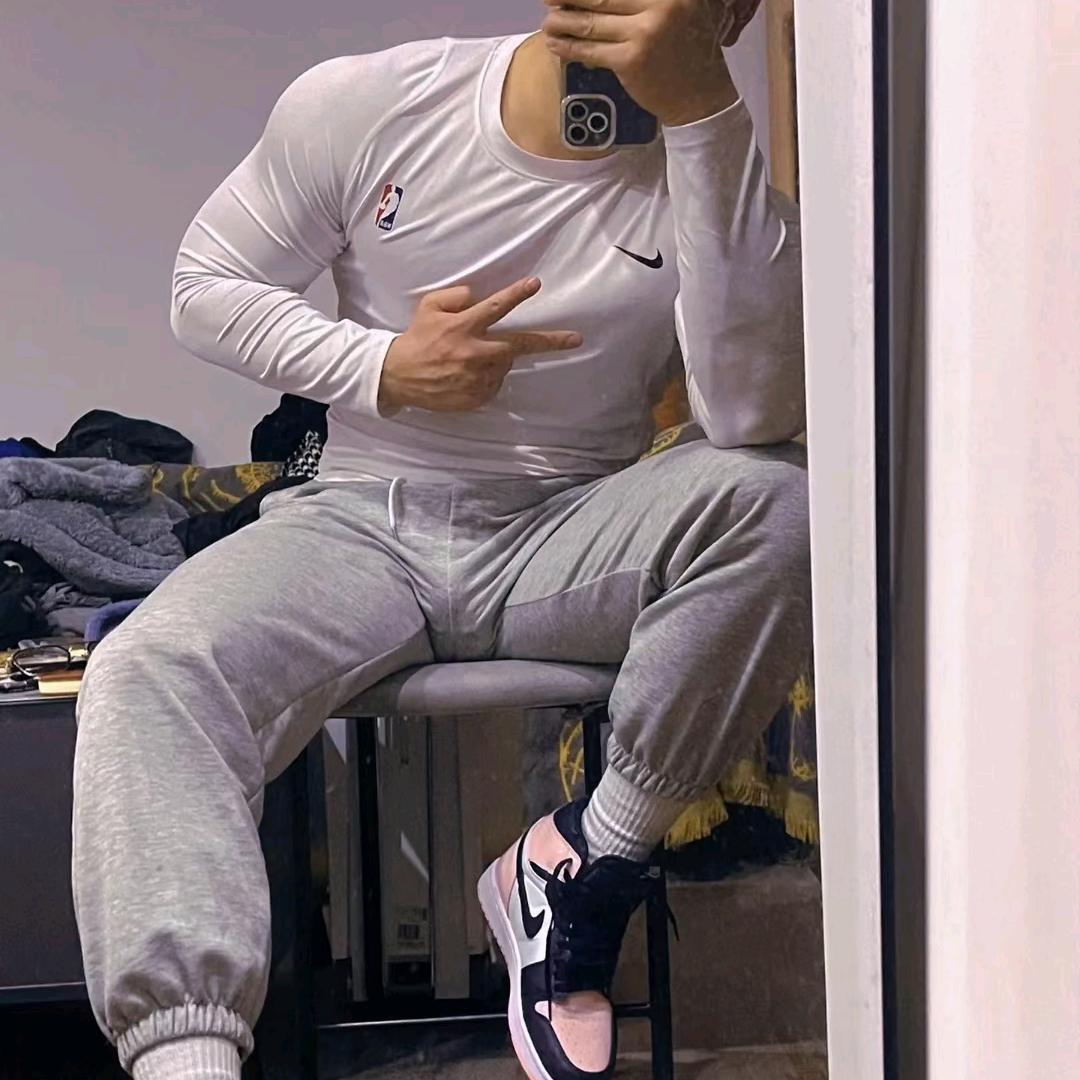 剪刀手—谢臭宝