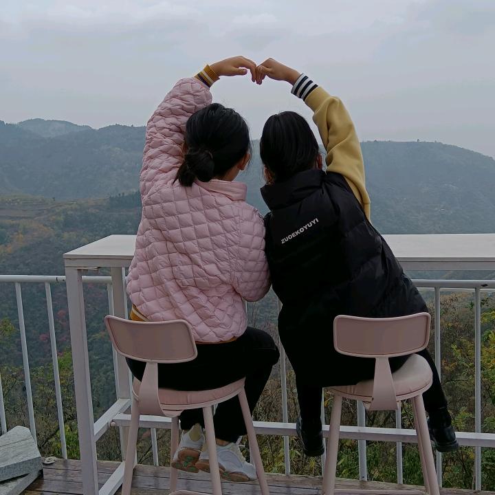 娜娜在临潼