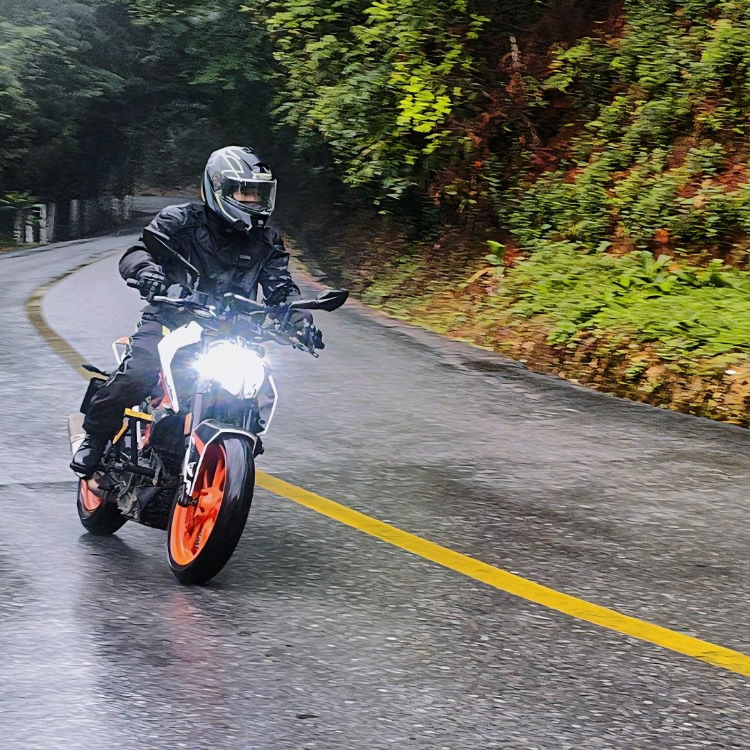 地板油（𝗕𝗜𝟴𝗦𝗨𝗖）