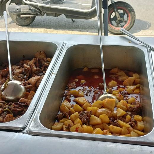 快餐盒饭姐