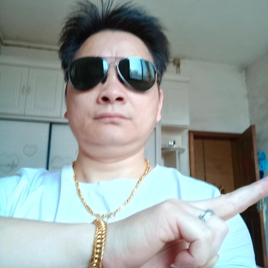 型痞黑哥
