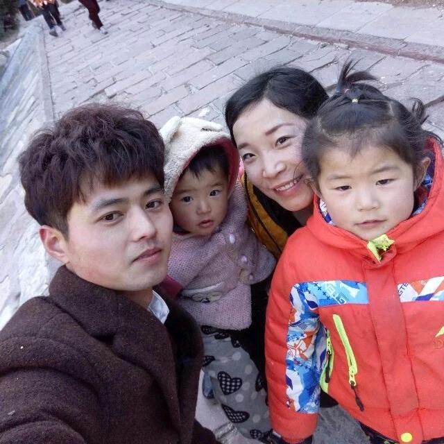 开逸动的小哥哥