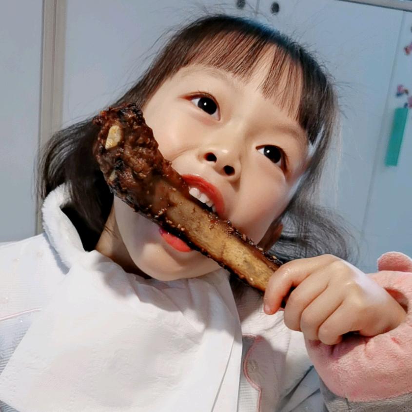 小喵爱吃肉肉🥩