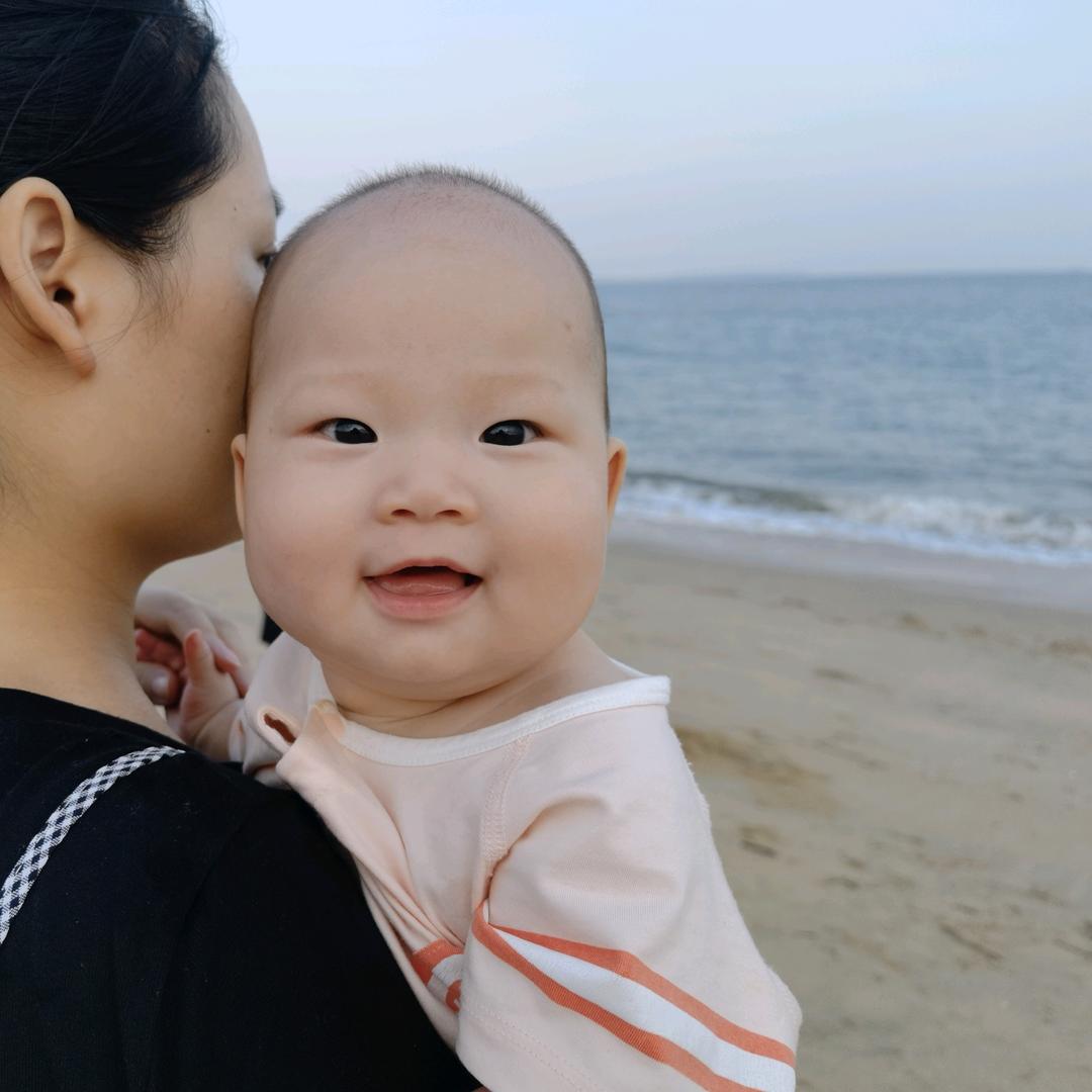 村里的菇凉小芳