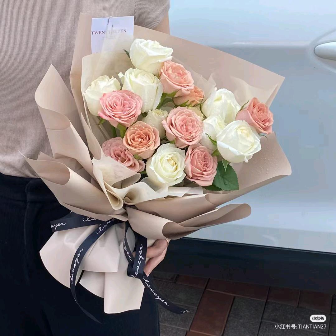 绿野鲜花