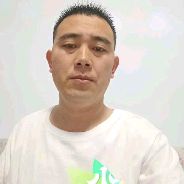 落叶红晨